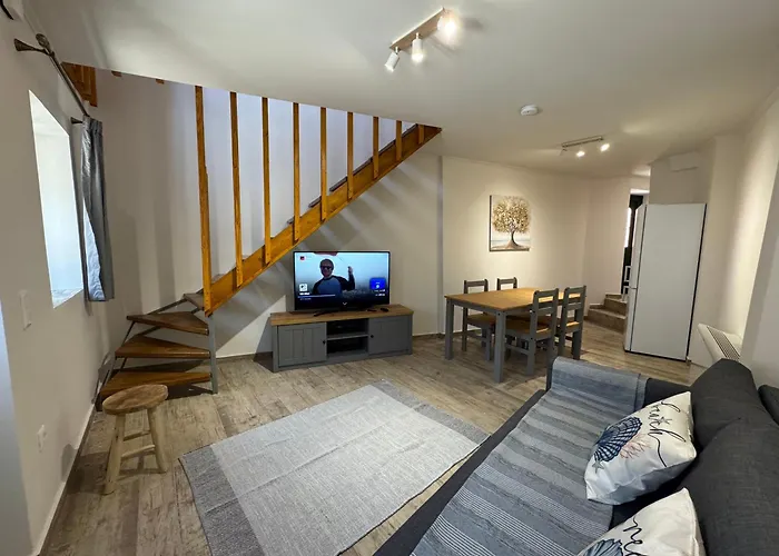 Nyaraló Nina's House By Corfuescapes